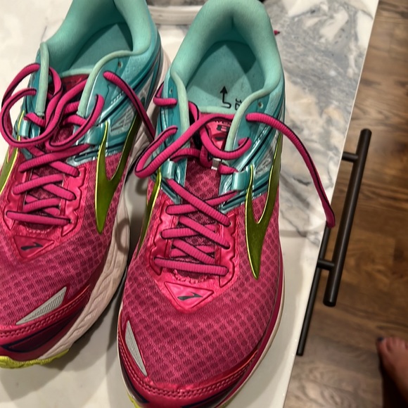 Brooks running shoes in like new condition. - Picture 2 of 3